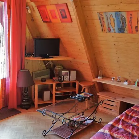 Guzet Location *